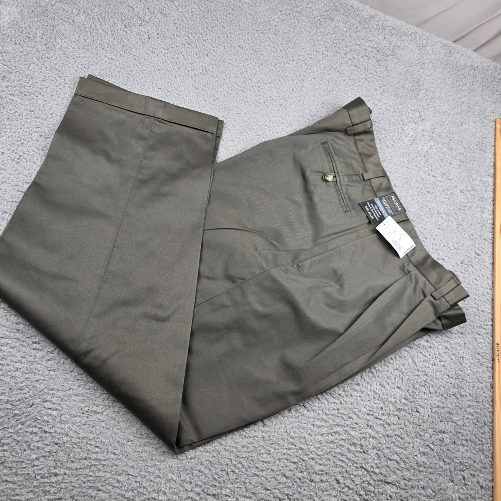 Jos A Bank Traveler Performance Traditional Fit Pleated Chino Pants Olive 44x30‎